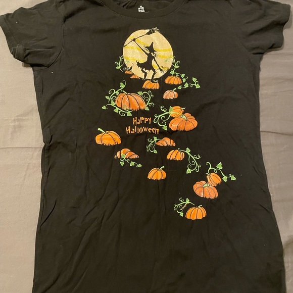 Happy Halloween tee size Medium - Picture 2 of 5